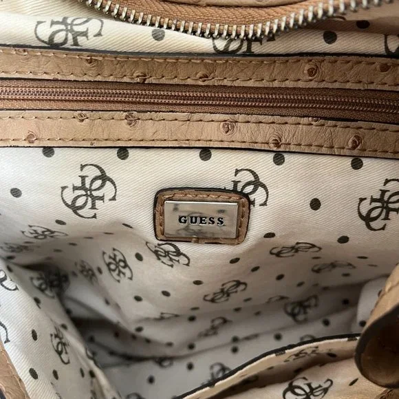 Guess - Picture 3 of 3